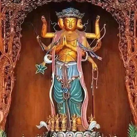 天天动漫 3d 正在我们与屏幕之间