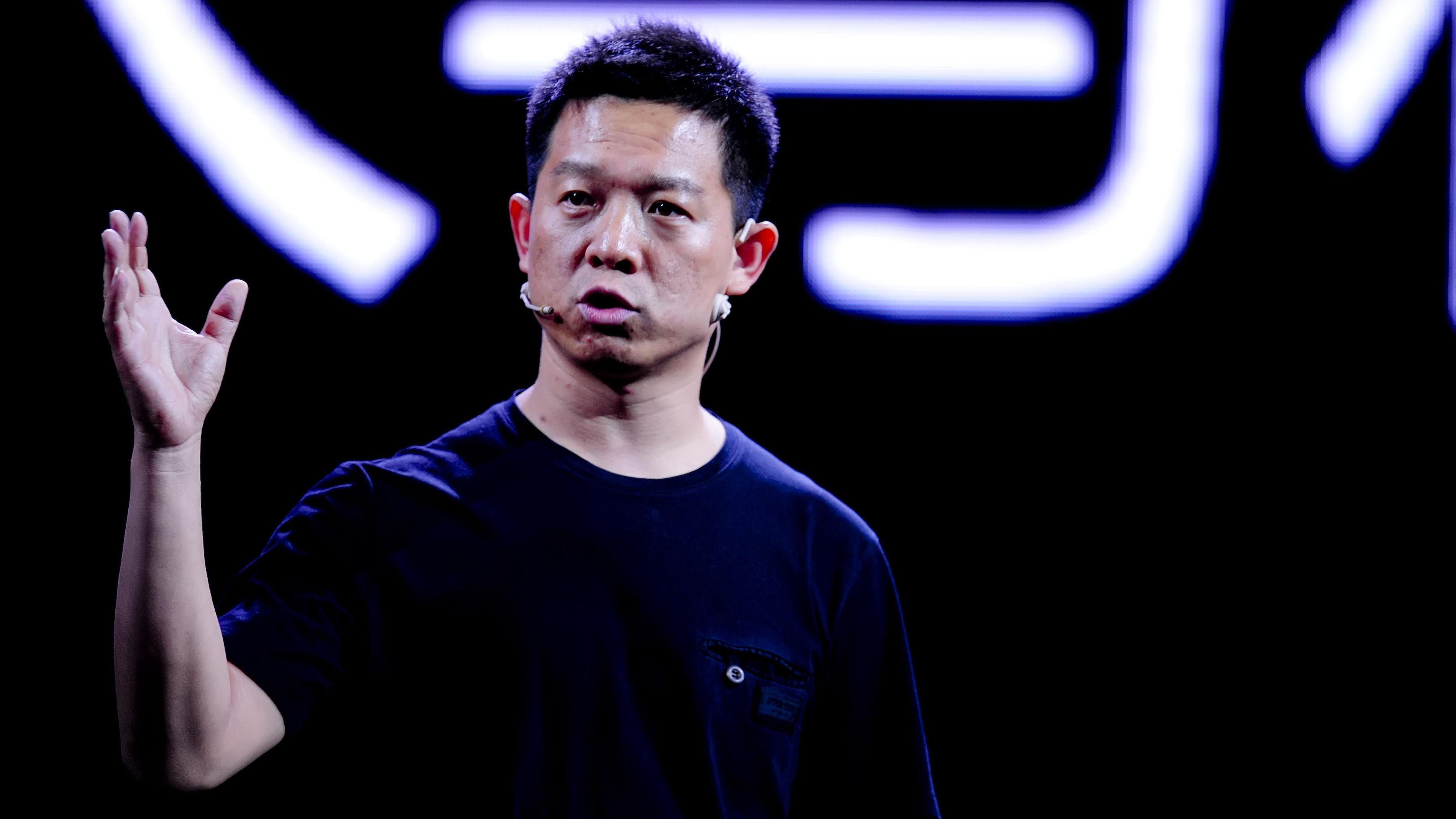 高清首发视频海报