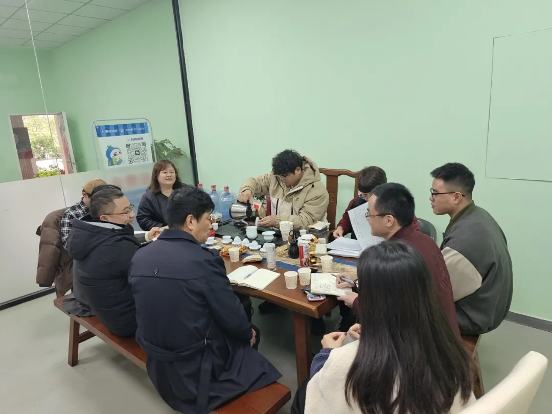 在线无限看免费丝瓜苏州晶体公司海报