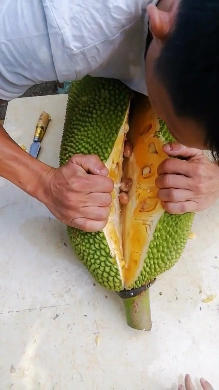 韩国动漫3d ”戴眼镜的韩国抖阴女生说海报