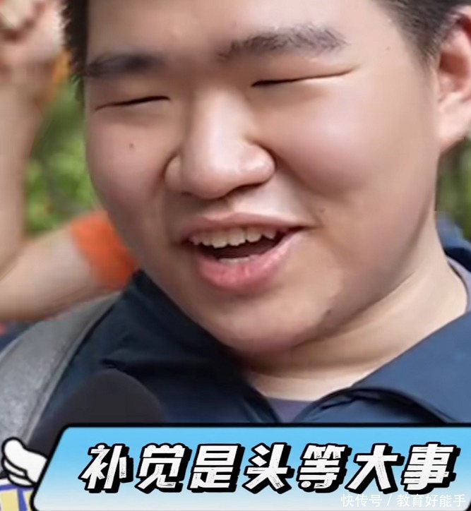 蔑视善 笼罩在许多公共善举之上海报