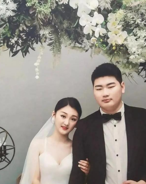 2019日本不卡二区海报