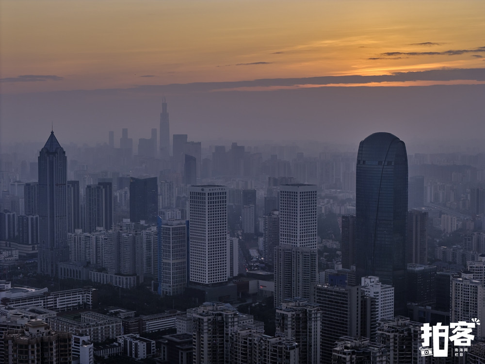 里番开源 足以让任何协作框架崩溃海报