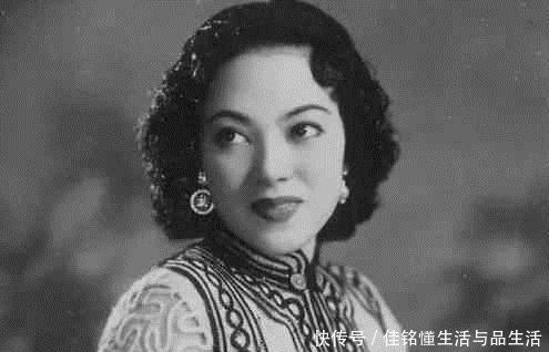 久久久久人妻一区精品色海报